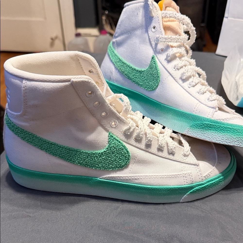 Nike Women's White and Green High-Top Sneakers